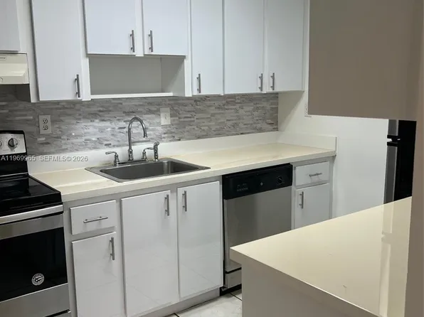 20680 NE 4th Ct APT 206, Miami, FL 33179