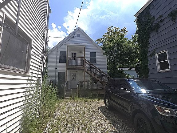 2nd image of 608-610 Burgess Street