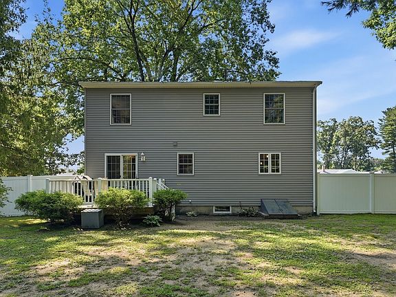 3rd image of 65 Shannon Ln