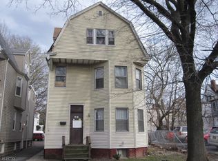 140 S Oraton Pkwy, East Orange, NJ 07018