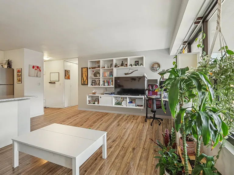 135 Montgomery St #3 — Photo 17