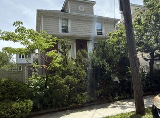 72 Eltinge St, Staten Island, NY 10304