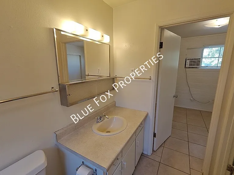 1224 N Camilla Blvd — Photo 20