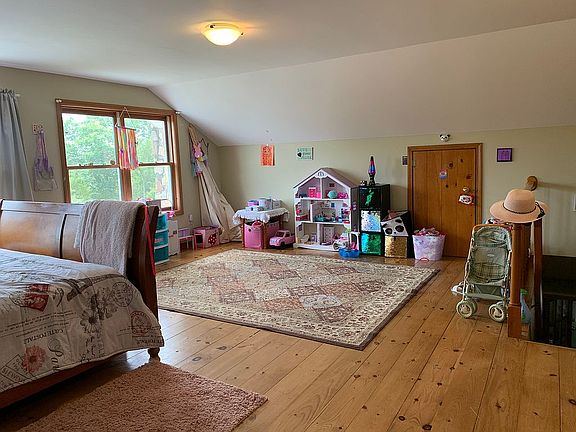 Upstairs loft used as 4th BR