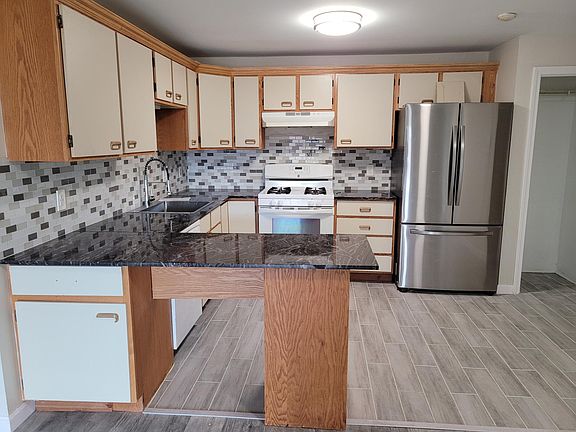 5th image of 4 Roedean Dr APT 201
