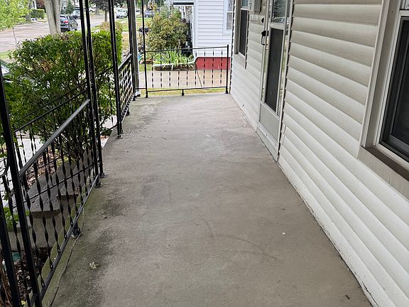 2nd image of 22538 Raven Ave