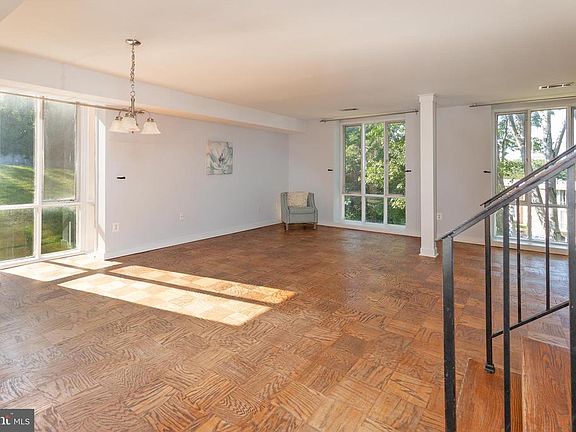 5th image of 5709 N Kings Hwy #331