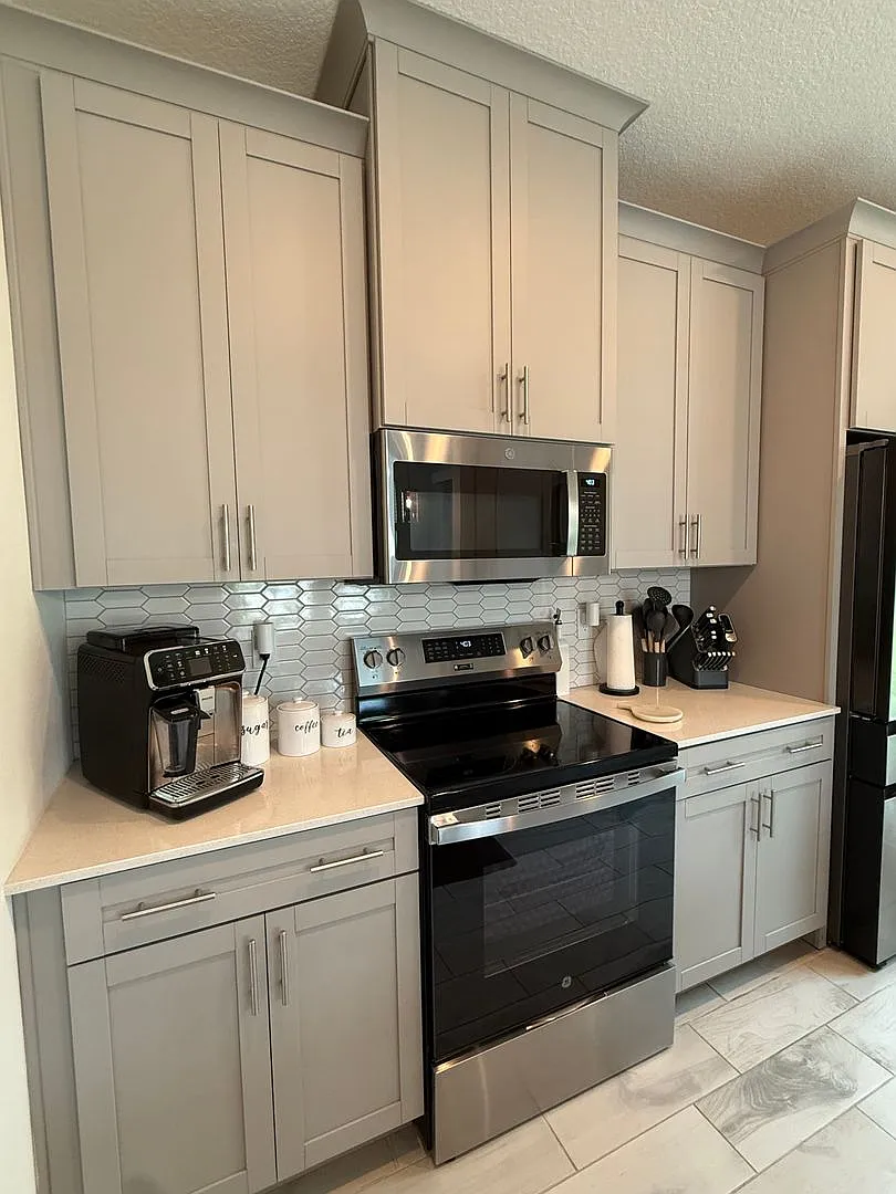 Spacious 4-Bedroom End-Unit Townhome with Lake Views in Nocatee — Photo 3