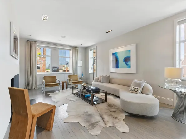 465 West 23rd Street image 3 of 28