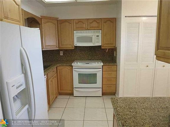 3rd image of 7220 Lake Circle Dr APT 405