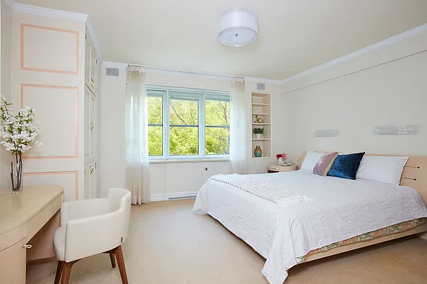 Sold by Compass | media 18