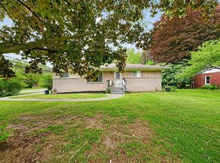 23100 Mapleridge Dr, Southfield, MI 48075