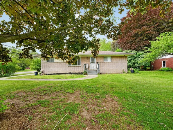 23100 Mapleridge Dr, Southfield, MI 48075