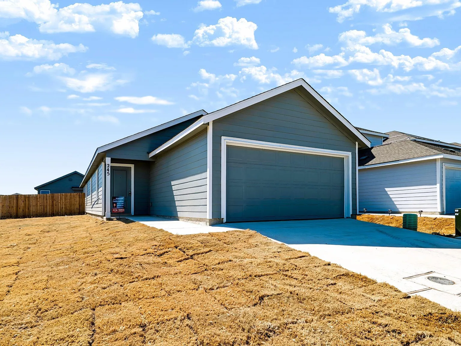 4 bed, 2.0 bath, 1483 sqft, $1,675 — Photo 2