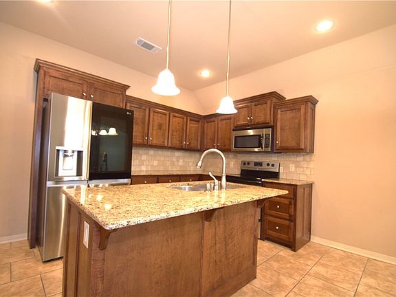 3rd image of 3202 Stonepoint Ave