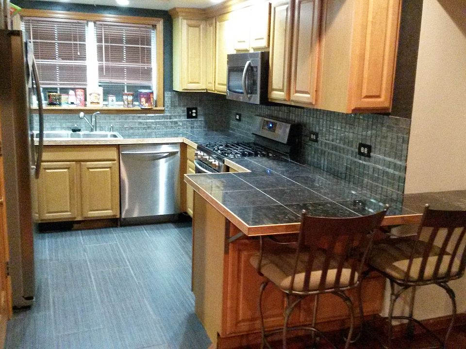 2nd image of 724 N Park Rd
