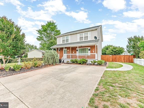 2nd image of 22040 Caravel Ct