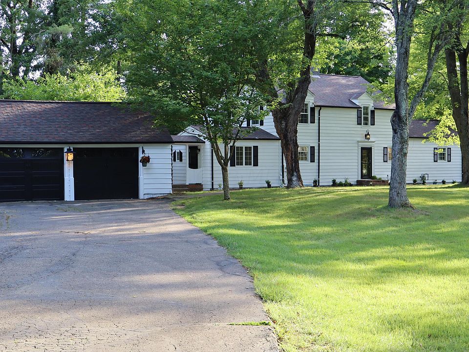 1st image of 395 Rainbow Dr NW