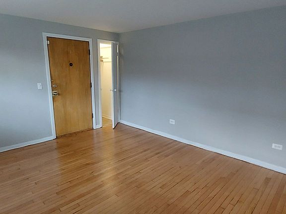 2nd image of 1812 W 127th St APT 6