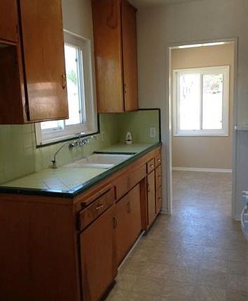 4th image of 17388 Malaga St