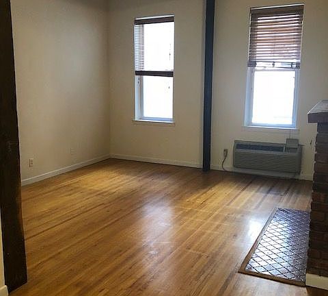 3rd image of 343 W 14th St APT 3R