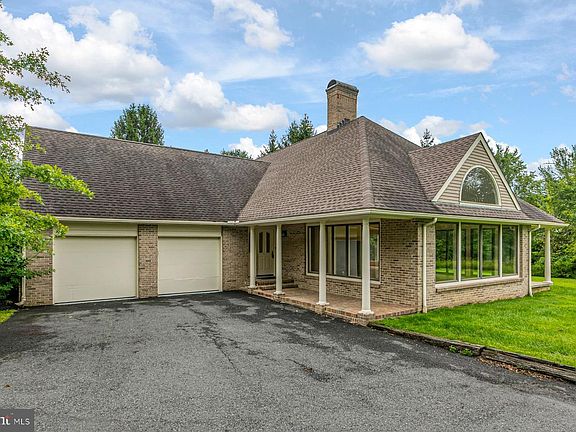 5th image of 9 Kimberly Ct
