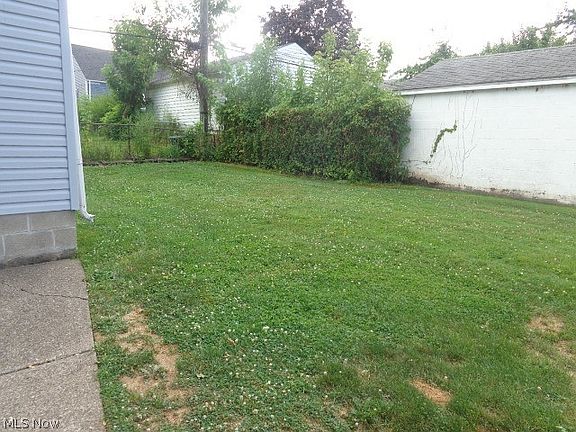 4th image of 5259 W 52nd St