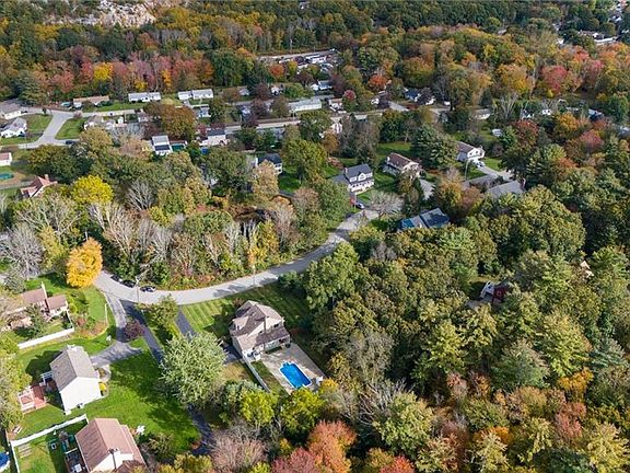2nd image of 15 Douglas Dr