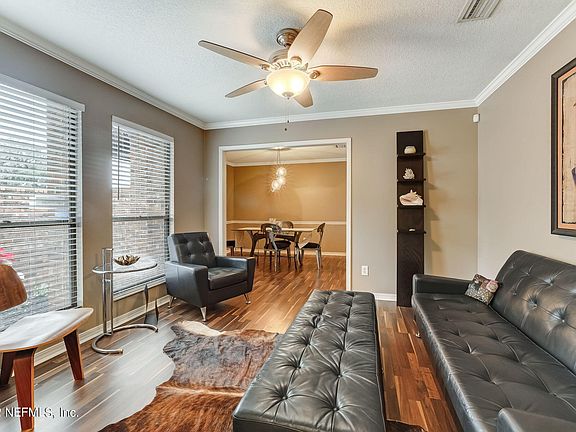 4th image of 3933 HICKORY GROVE Drive S