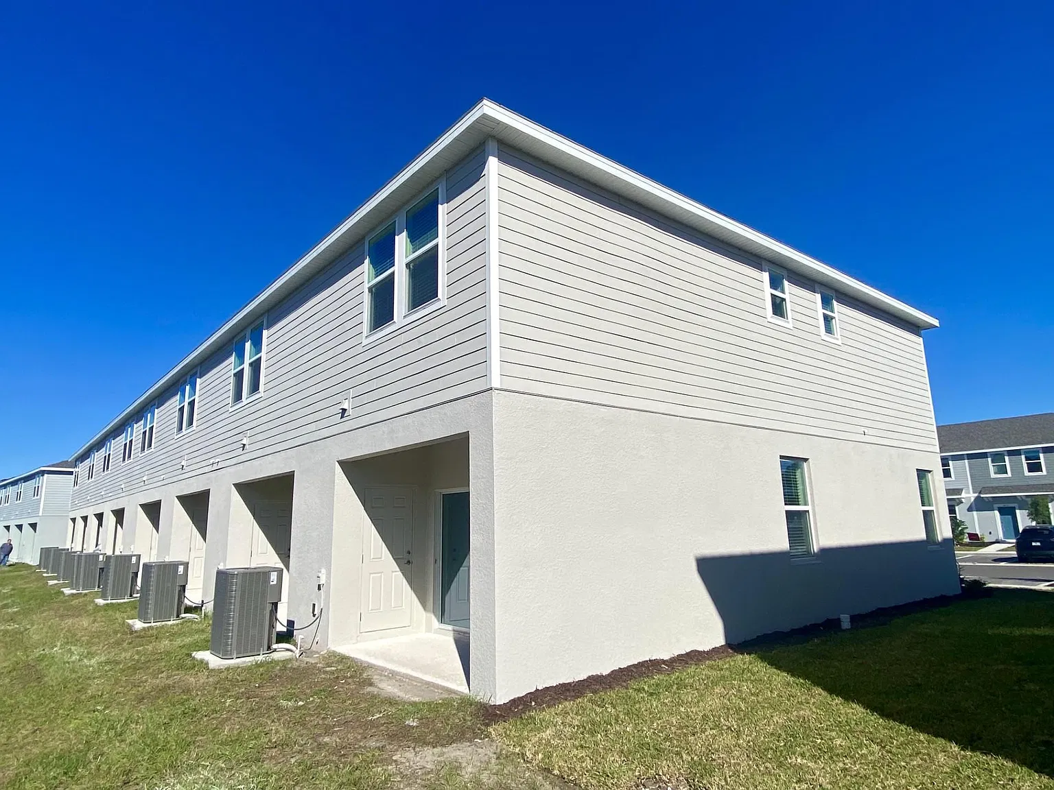 2 bed, 2.5 bath, 1180 sqft, $1,750 — Photo 2
