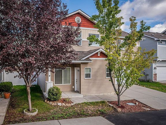 Easy care yard with lawn maintenance included.