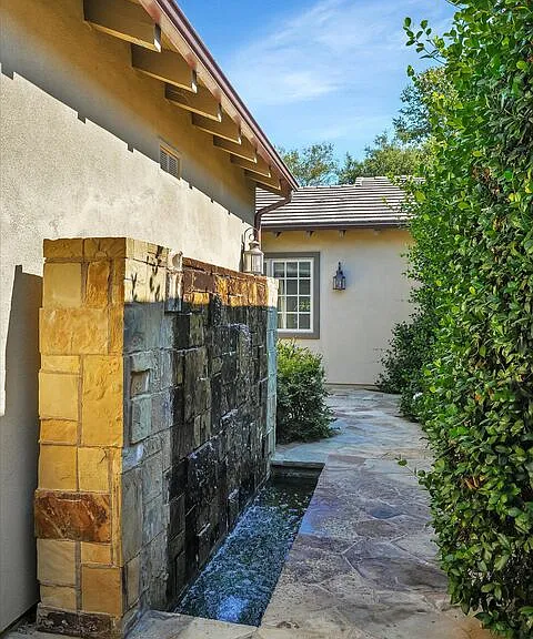 29734 Mulholland Hwy — Photo 7