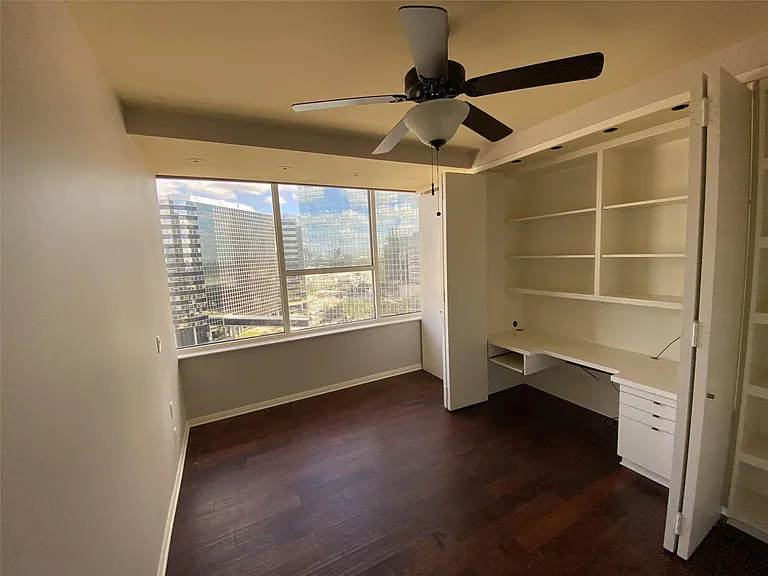 14 Greenway Plz #13R — Photo 11
