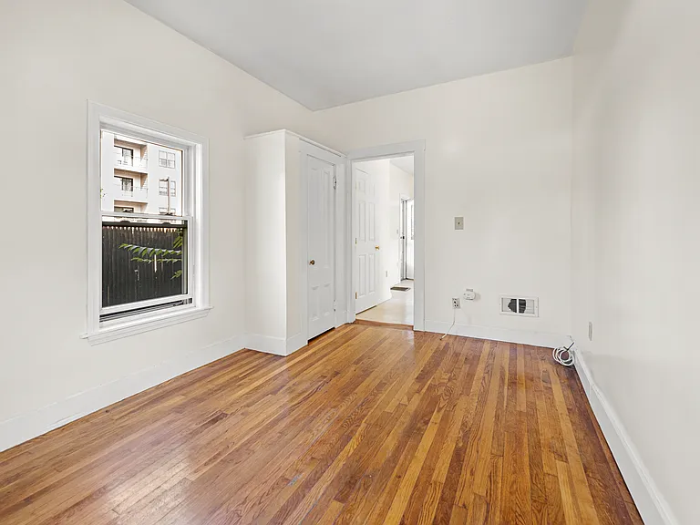 8 Richardson St — Photo 29