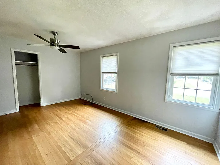 2112 Chandler Ave — Photo 14
