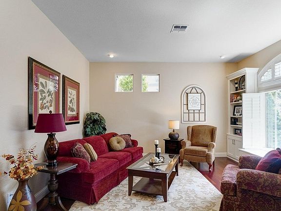2nd image of 4073 Plateau Cir