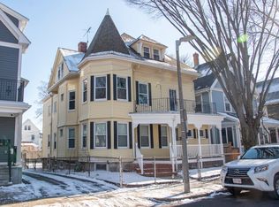 74 Auckland St FLOOR 3, Dorchester, MA 02125