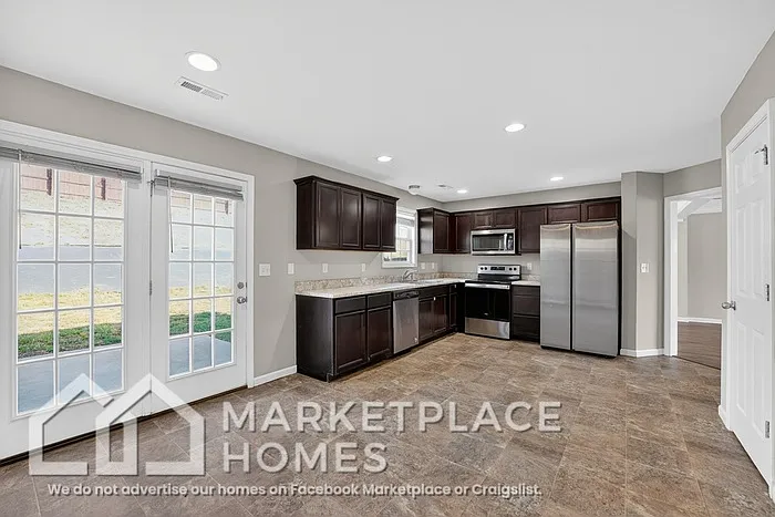 1129 Cloud View Dr — Photo 10