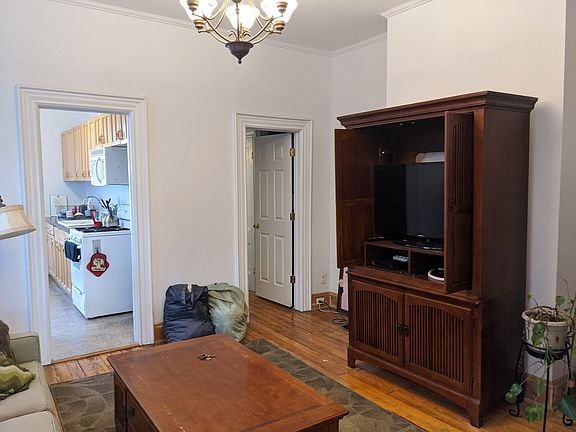 4th image of 62 Hausman St #3
