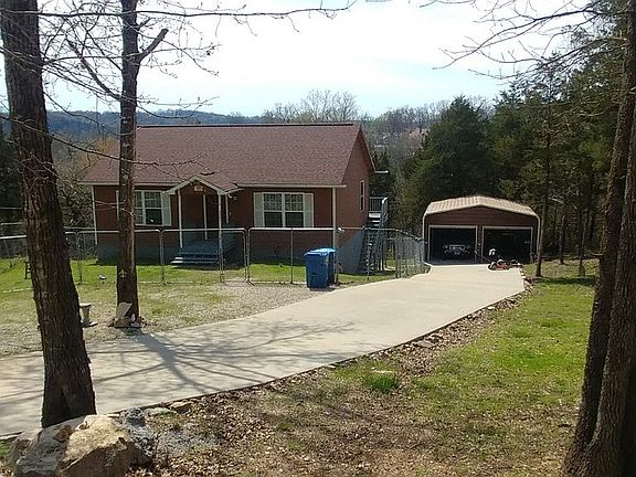4th image of 375 Wallace Dr