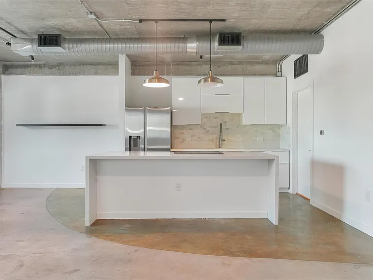 2000 Bagby St #2401 — Photo 22
