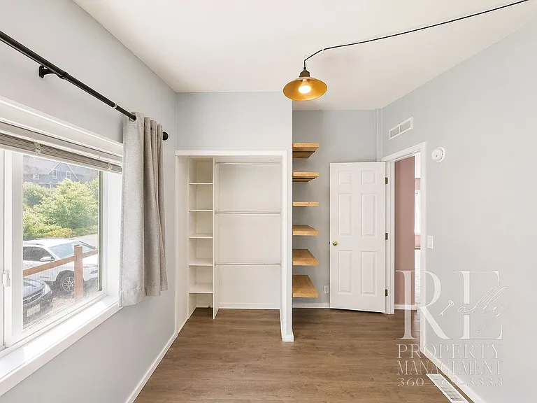 548 Arnold Ave E — Photo 18