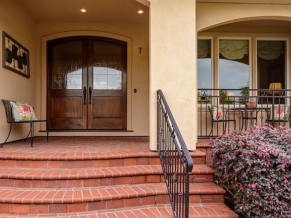 4th image of 7 Acacia Ln