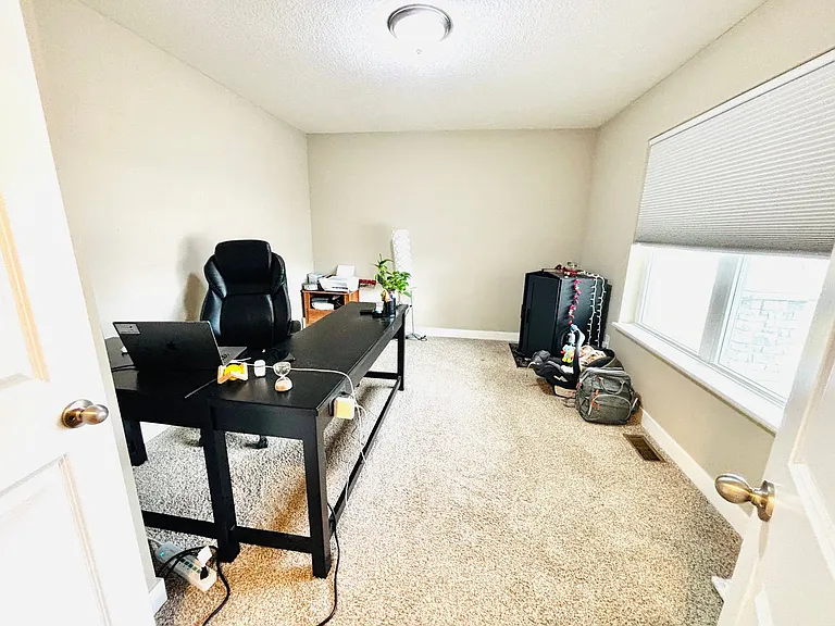 18031 Headwaters Dr — Photo 10