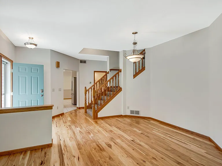 107 County Road F W — Photo 3