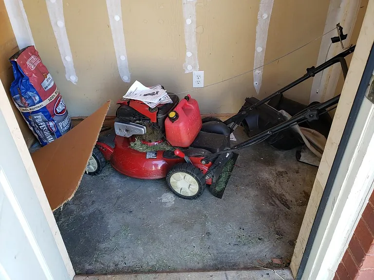1113 Stafford Dr — Photo 34
