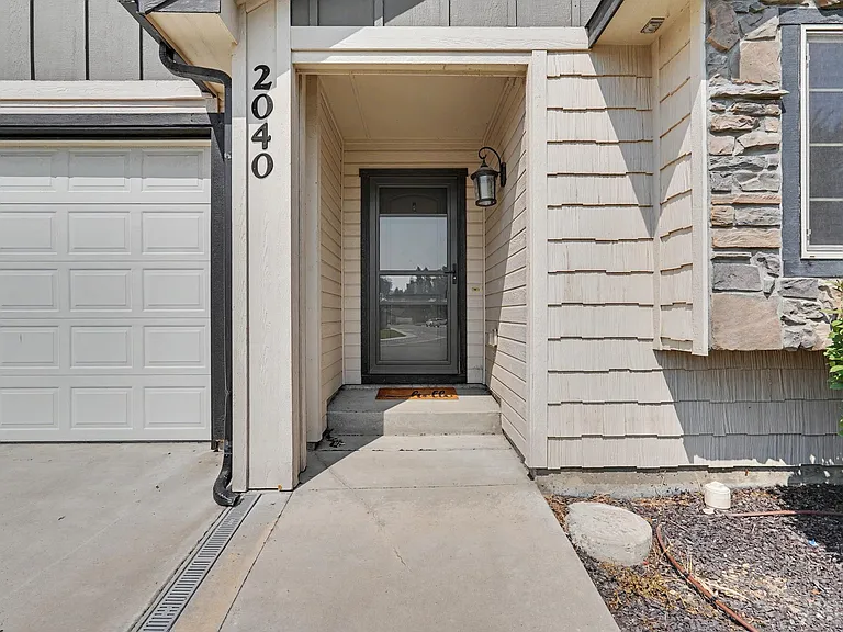 2040 Kelly Dr — Photo 3
