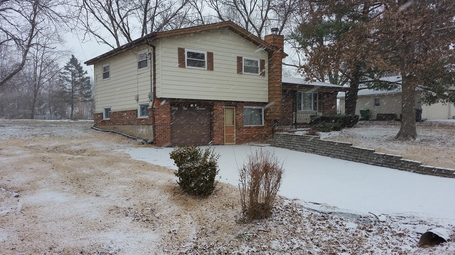 4113 Faredale Ln photo 1