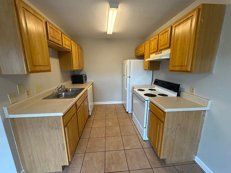1121 Transit Way — Photo 7