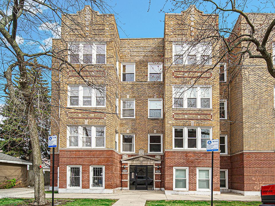 1st image of 3706 W Ainslie St #3